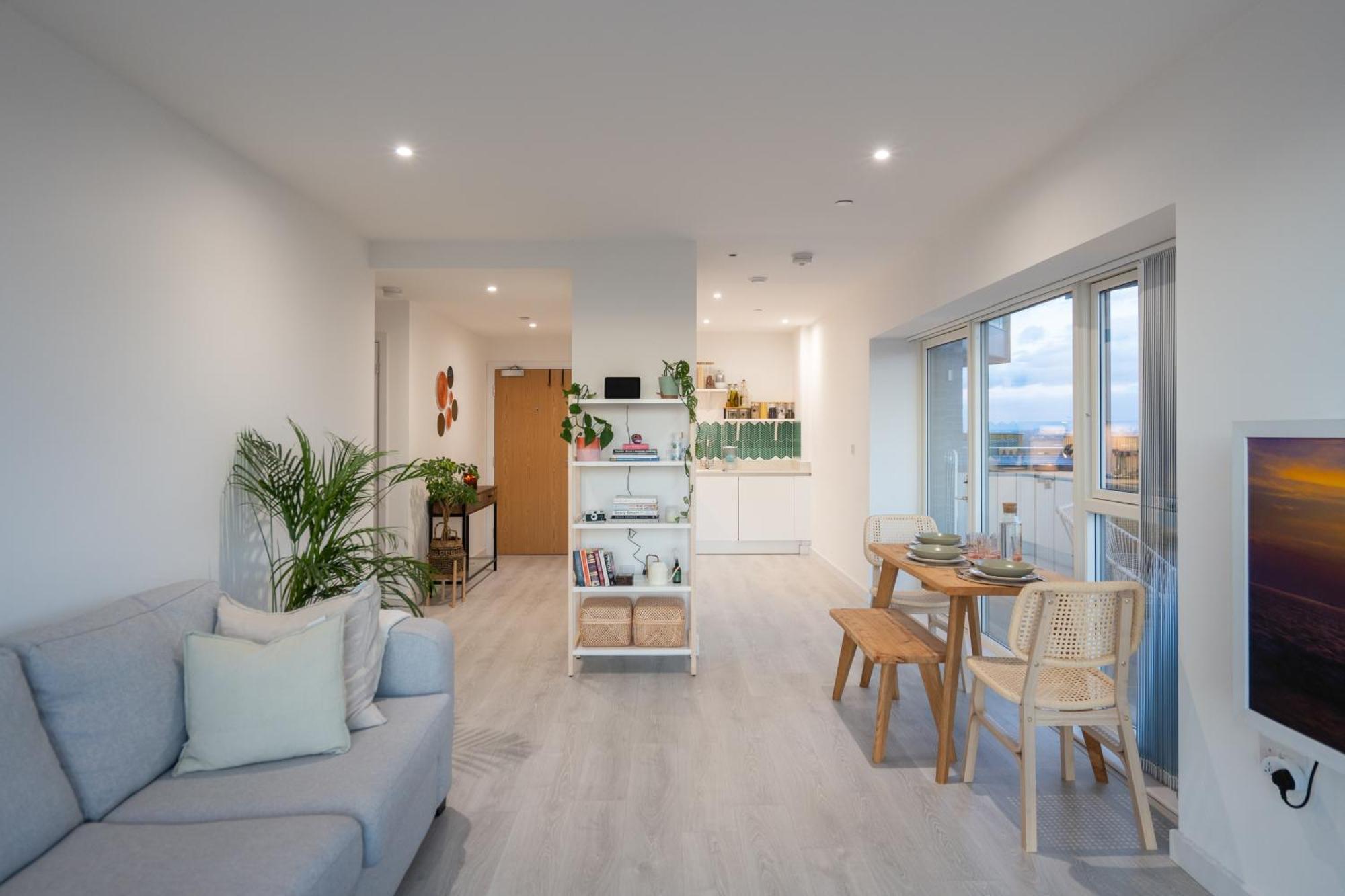 Sunset Retreat: Steps From Heathrow/Twickenham Lejlighed Hounslow Eksteriør billede
